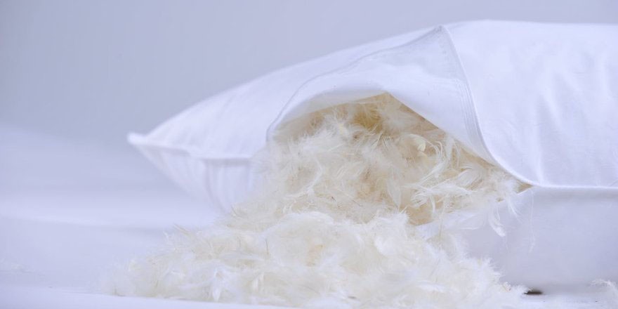 Стираем подушку из пера дома: инструкция к применению